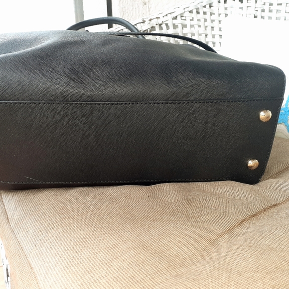 Michael Kors large - Picture 3 of 10